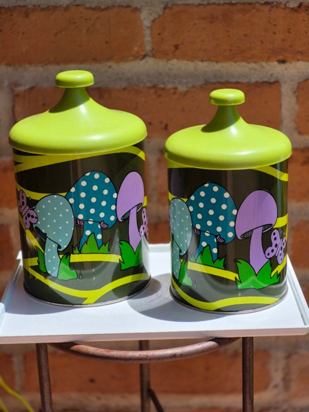 Vintage Lincoln Beautyware Mushrooms & Butterflies Kitchen Canister Set of 4 - Picture 4 of 16